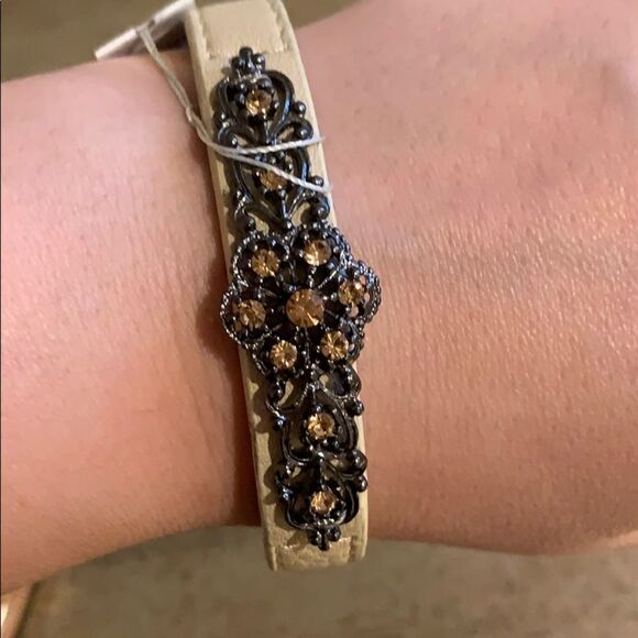 🎉Last deal 🎉Jessica Simpson stones bracelet - Picture 5 of 5